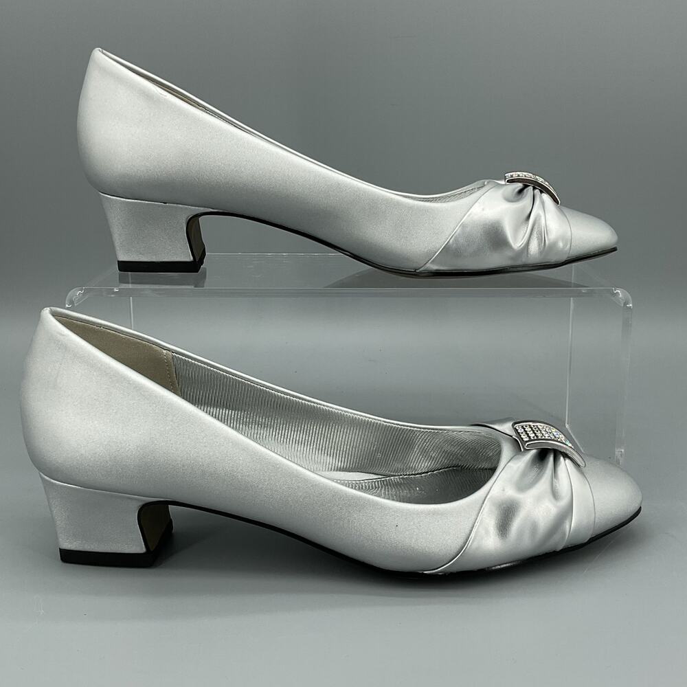 NEW Easy Street Women’s Eloise Pumps Silver Size 7N - Picture 1 of 10